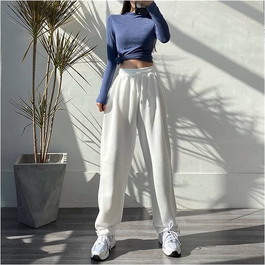 با استایل اسپرت زنانه: راحت و شیک برای فعالیت های روزانه بدرخشید!